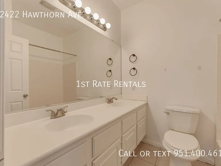 22422 Hawthorn Ave — Photo 6
