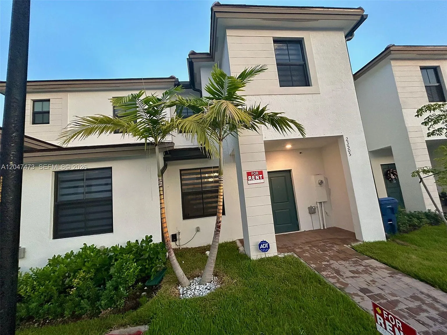 3 bed, 2.5 bath, 1393 sqft, $2,850 — Photo 1