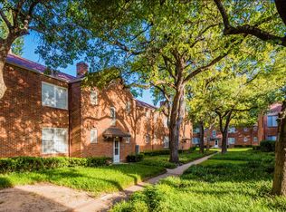 Crestwood Place Apartments, Fort Worth, TX 76107