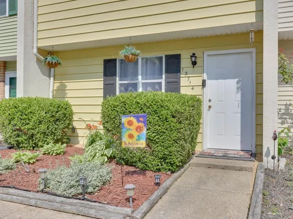 12714 Woodside Ln, Newport News, VA 23602