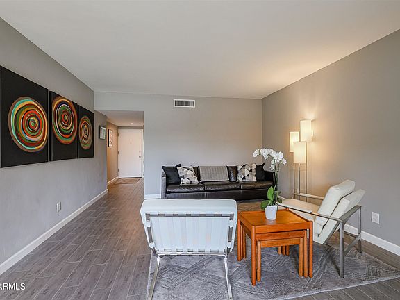 5th image of 330 W Maryland Ave Unit 106
