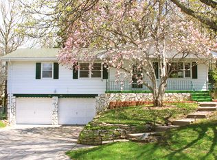 2733 S 49th St, Omaha, NE 68106