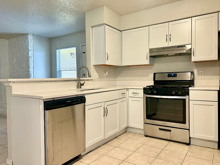 2300 Cedrick Cv #A — Photo 12
