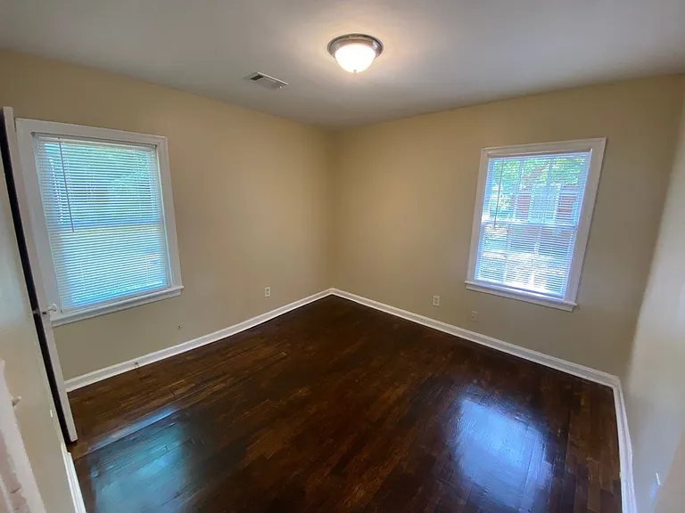 1414 Foye Ave — Photo 9