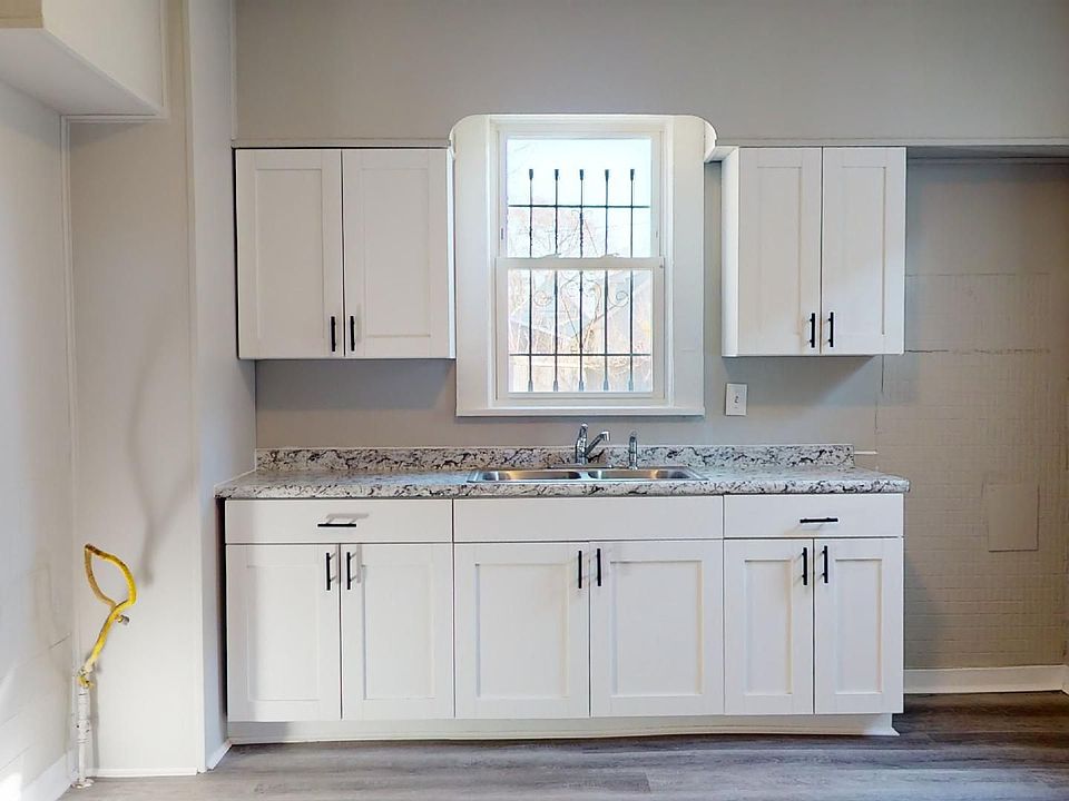 1st image of 3169 W 56th St