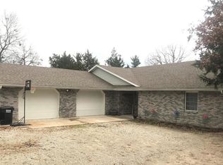 11423 Valley View Ct, Holts Summit, MO 65043