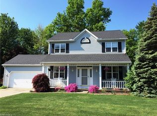 26951 Glenside Ct, Olmsted Falls, OH 44138