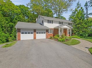 35 Pleasant Ridge Dr, Poughkeepsie, NY 12603