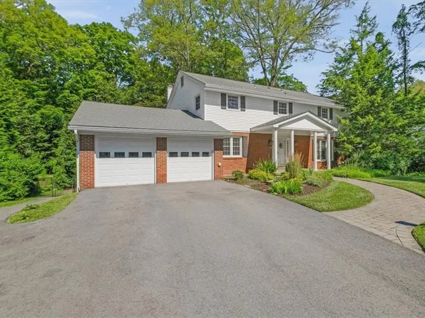35 Pleasant Ridge Drive, Poughkeepsie, NY 12603