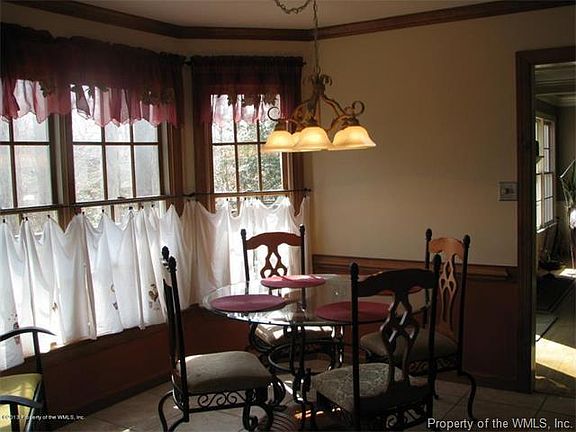 5th image of 105 Queen Anne Dr