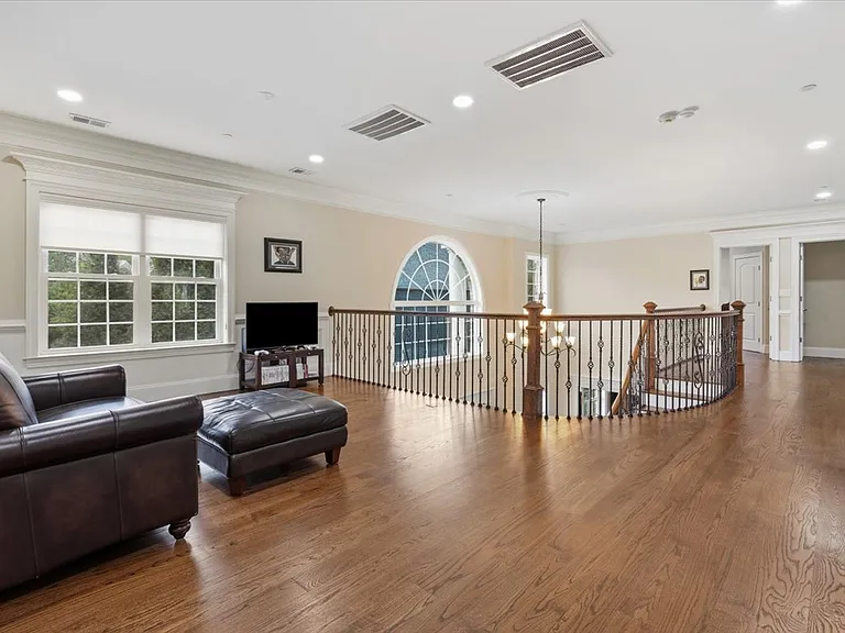 12107 Glen Mill Rd — Photo 31