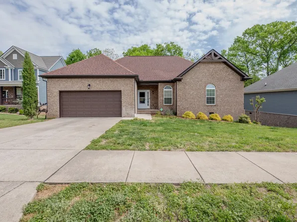 813 Tanager Pl, Lebanon, TN 37087