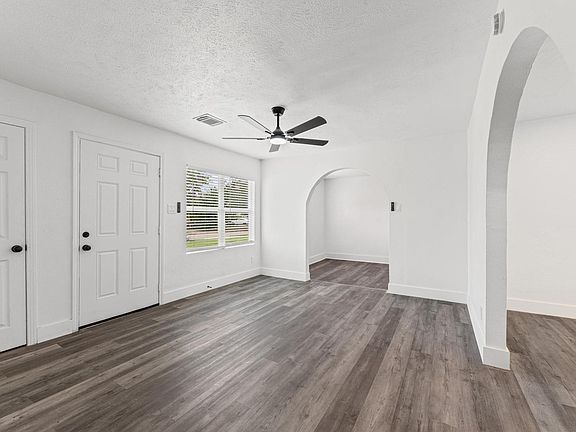 4th image of 5759 Belneath St