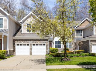 49702 Timber Trl, Novi, MI 48374