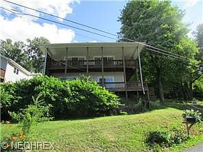 3rd image of 239 Court St