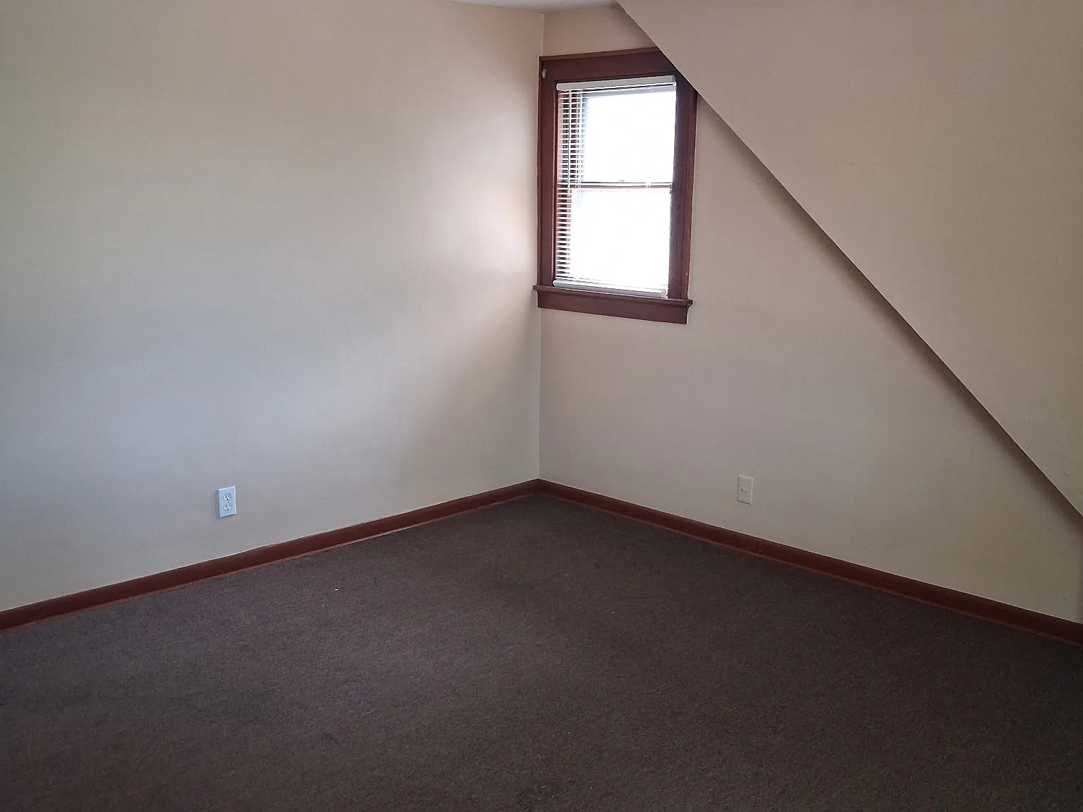 2 bed, $1,100 — Photo 4