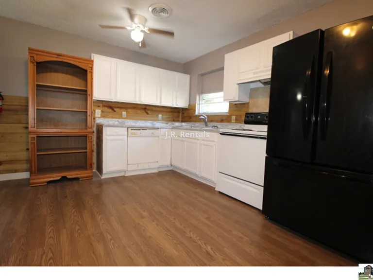 409 Short Ave — Photo 12