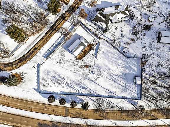 2nd image of 2863 Dellvue Dr