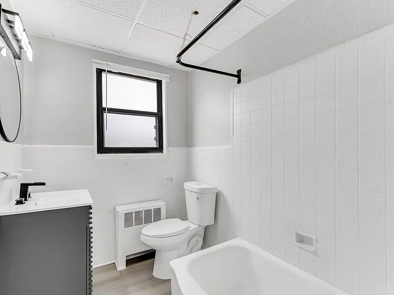 Forest Park Apartments — Photo 5