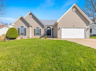 904 Squirrels Nest Ct, Saint Charles, MO 63303