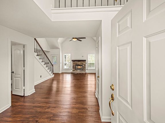 3rd image of 1550 Boone Ct