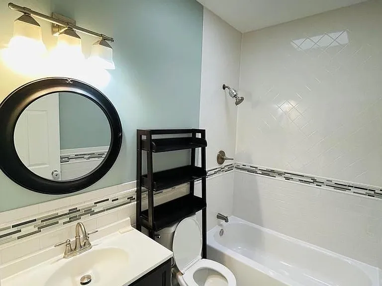 418 Bonsal St — Photo 11