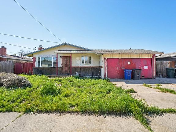 3rd image of 1899 Queens Rd