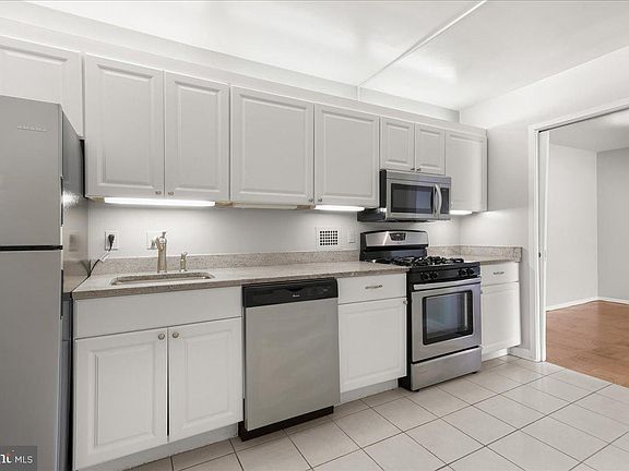 4th image of 5500 Friendship Blvd APT 1419N