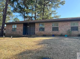 816 Elaine Dr, Wake Village, TX 75501
