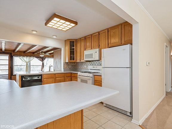 4th image of 1906 Hazelwood Dr