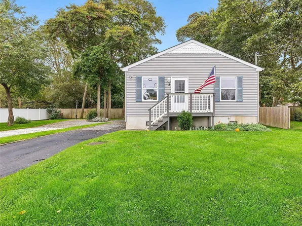 8 Spar Drive, Mastic Beach, NY 11951