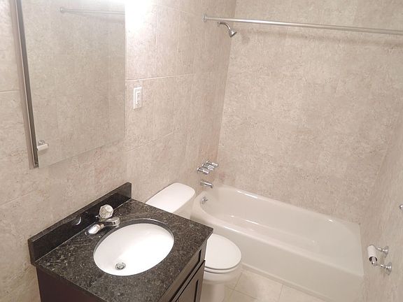 5th image of 3525 32nd St APT 3R