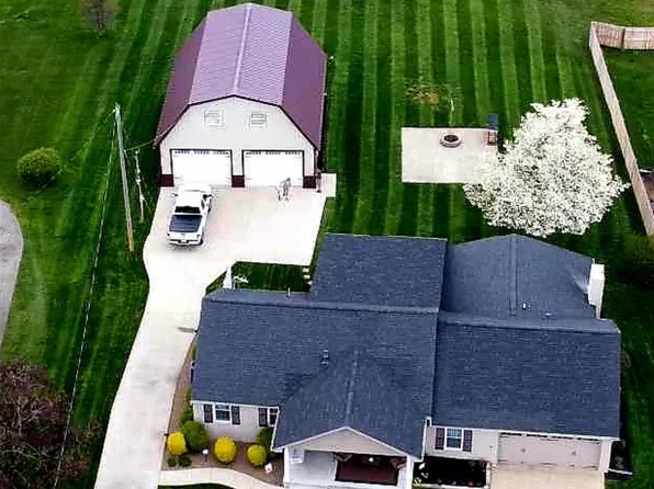 312 Seaton Dr, Russell, KY 41169