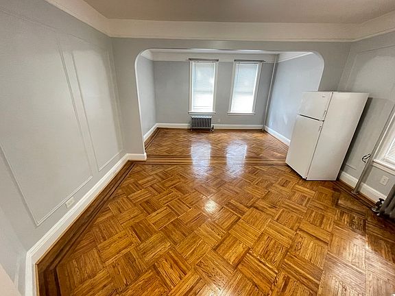 4th image of 34-29 43rd St #1I