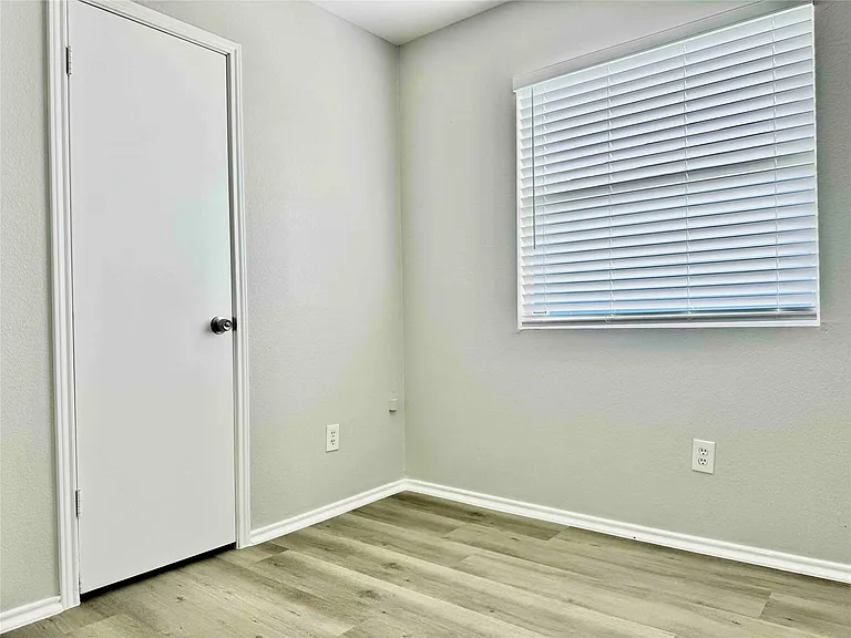 4403 Quicksilver Blvd — Photo 5