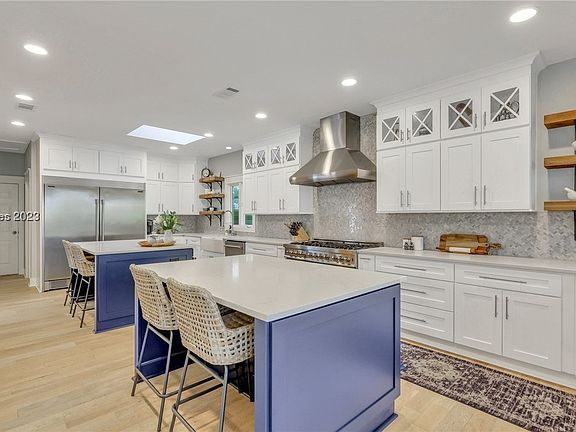 5th image of 18 Adventure Galley Ln