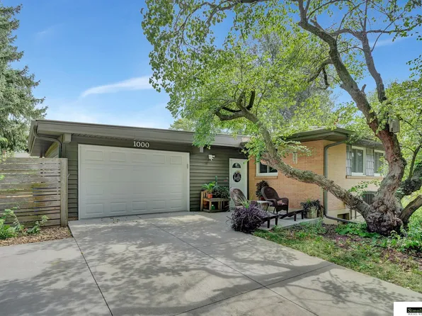 1000 Scenic Ln, Lincoln, NE 68505