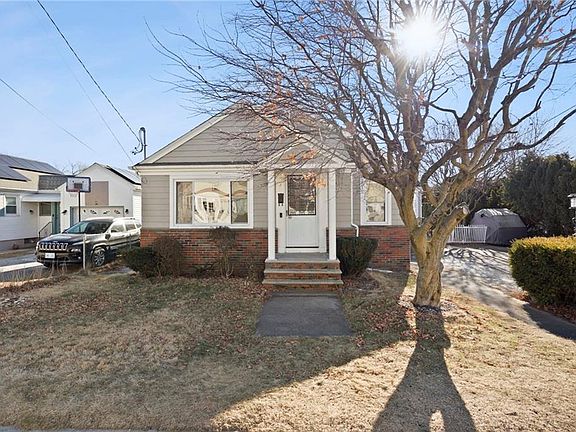 2nd image of 34 Waveland Ave