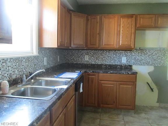 5th image of 29507 Bruce Dr