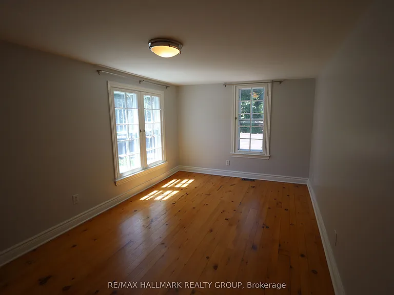 21 Electric St — Photo 14