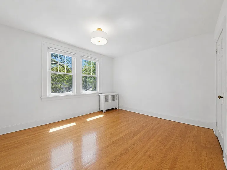 26 Lafayette Ave — Photo 3
