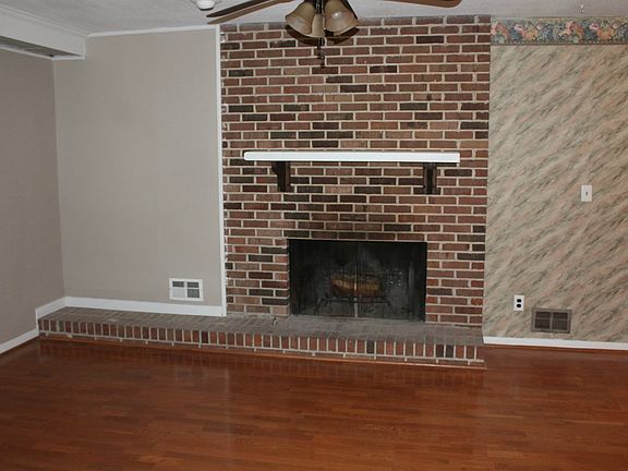 5th image of 841 Valley Creek Dr
