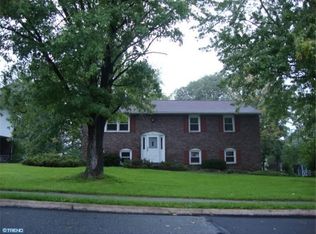 403 Maplewood Dr, Douglassville, PA 19518