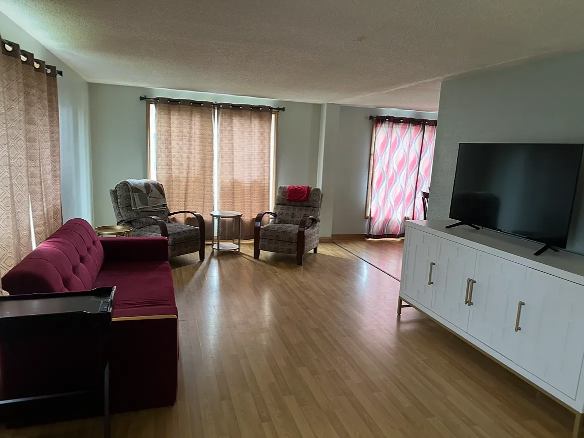 3 bed, 1400 sqft, $2,600 — Photo 3