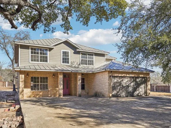 301 County Road 6862, Natalia, TX 78059