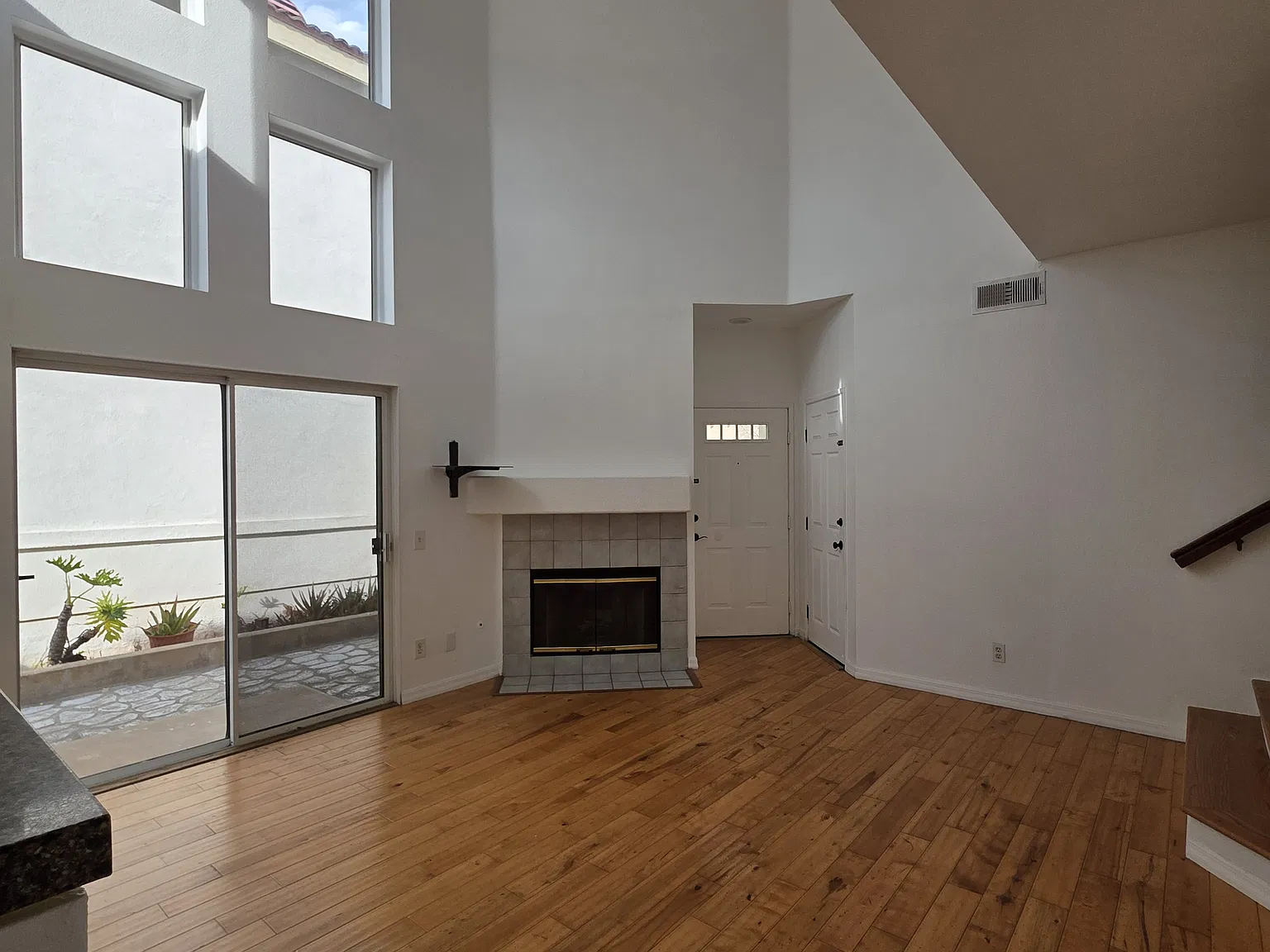 2253 Tall Pines Dr — Photo 3