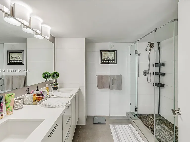 10275 Collins Ave #722 — Photo 13