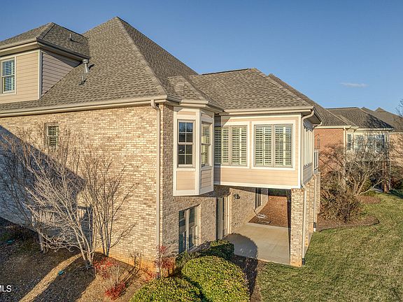 4th image of 1119 Waterbrooke Ln