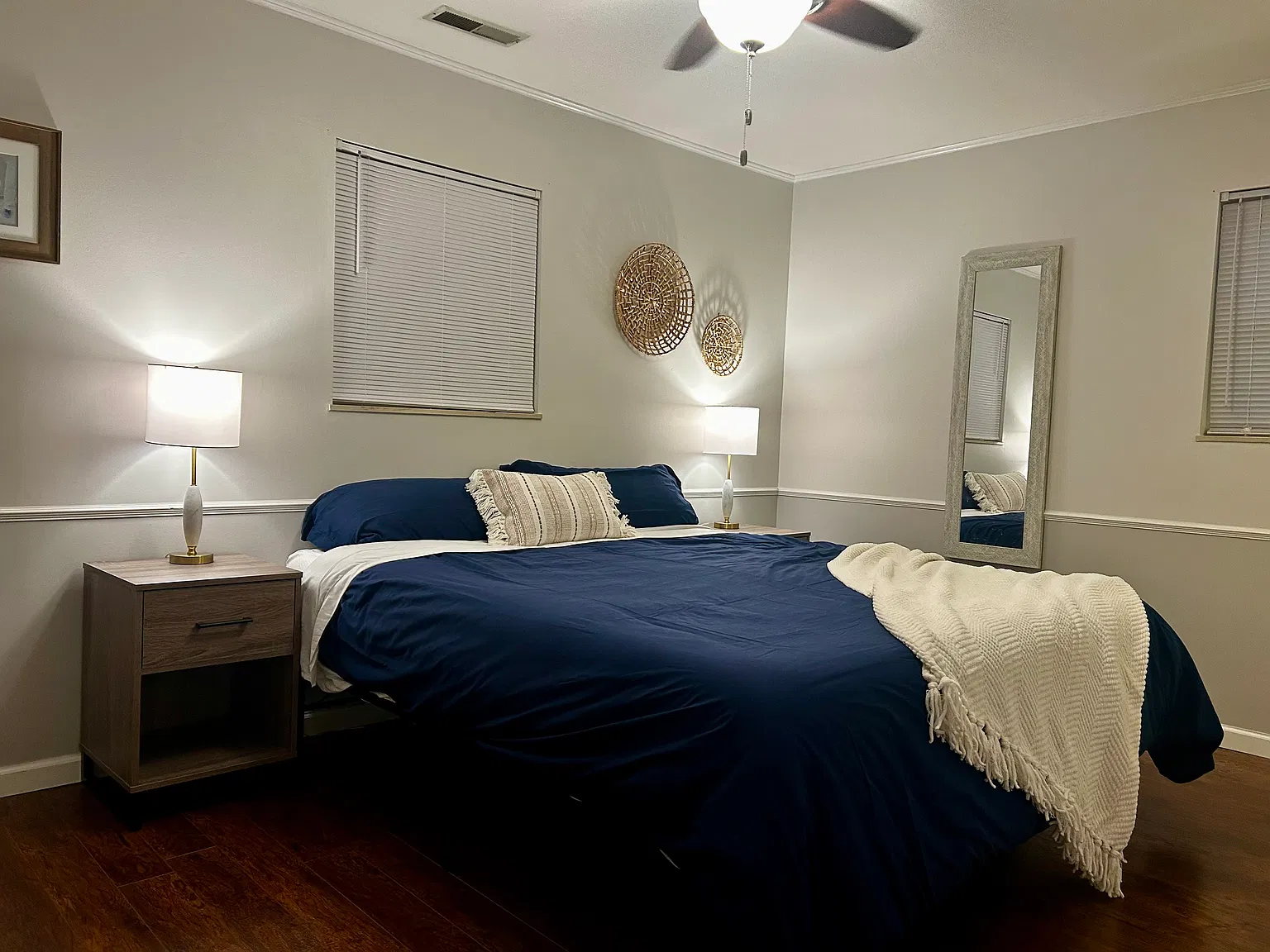 3 bed, 1.5 bath, 1500 sqft, $2,100 — Photo 2