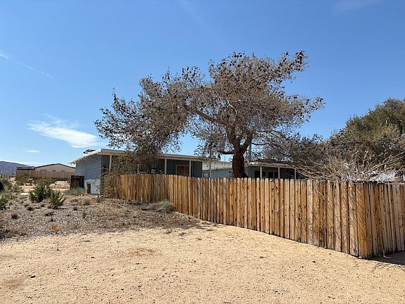 3rd image of 3883 Hilltop Dr